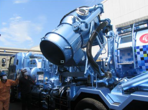 【ｓｗｅｌｌ保有設備】粉体専用マルチ吸引車の特長