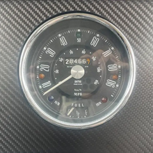 【製作事例】自動車用メーターパネルにカーボンを導入