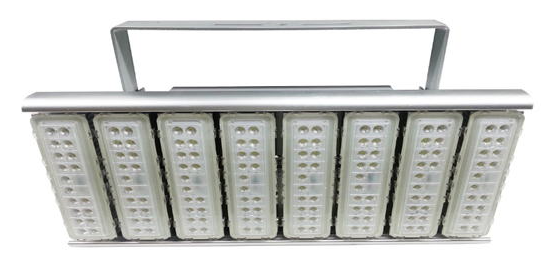 【ゴルフ場・野球場・体育館】大型施設用大光量LED照明