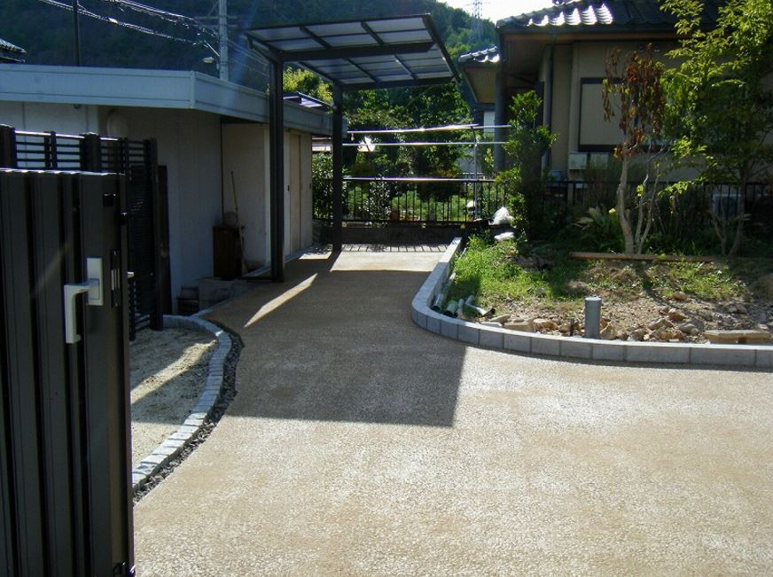 【事例/Ｋ様邸通路】アスファルト舗装技術　エコ舗装（昭和の路）