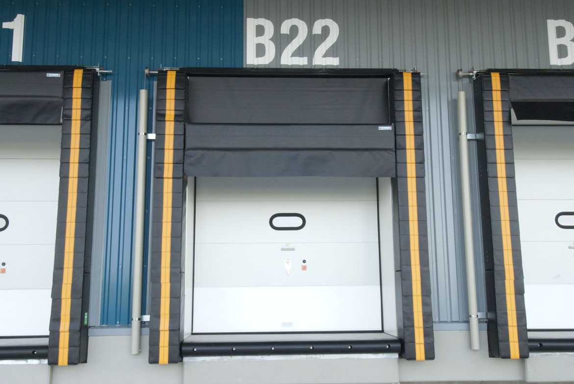 【小売向け】倉庫　断熱オーバードアー／ドックシェルター／防熱扉
