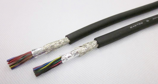 インターワイヤード LVDSケーブル