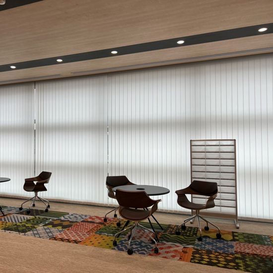 【施工事例：金融機関】自然光で明るく、親しみやすく。お悩み解決！