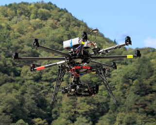 無人空撮システム　UAV