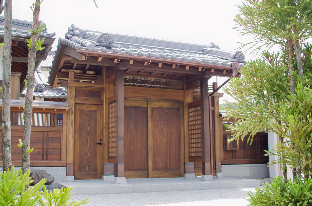 数寄屋門施工事例：8.個人邸の数寄屋門＜特注品＞ 大林 | イプロス