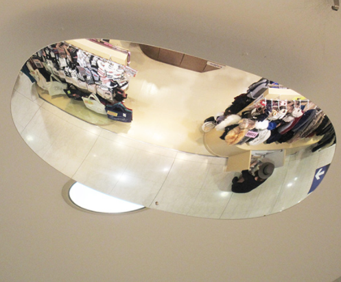 防犯ミラー導入事例　店舗のミラー什器の死角を解消！