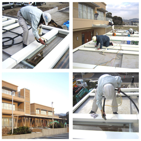 老健施設キャノピーガラスの光触媒施工事例（防汚対策）です。