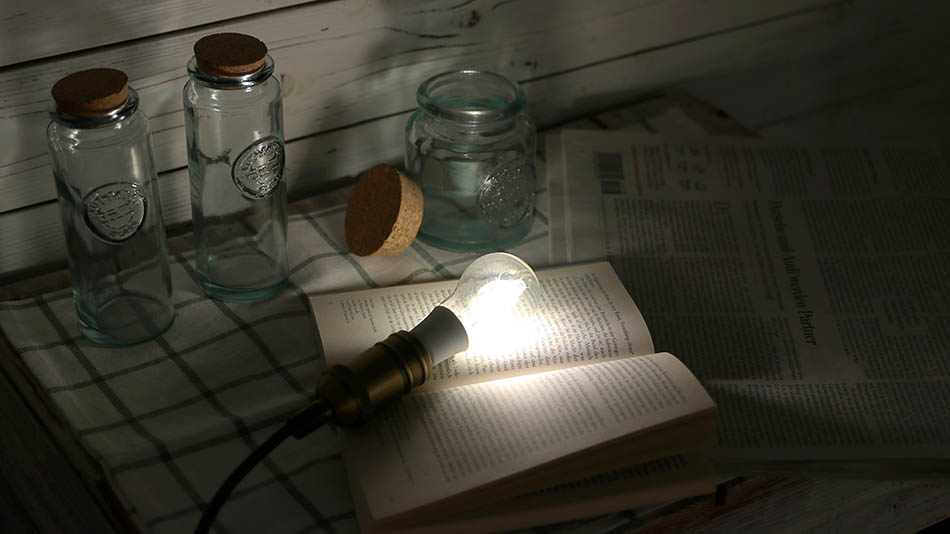 JE-BLW04    フィラメントLED電球　E17 昼白色