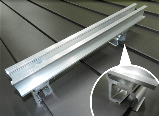 屋根置き工事 金具込み 太陽光パネル取付金具『横葺つかみ金具』 | 栄信 - Powered by イプロス