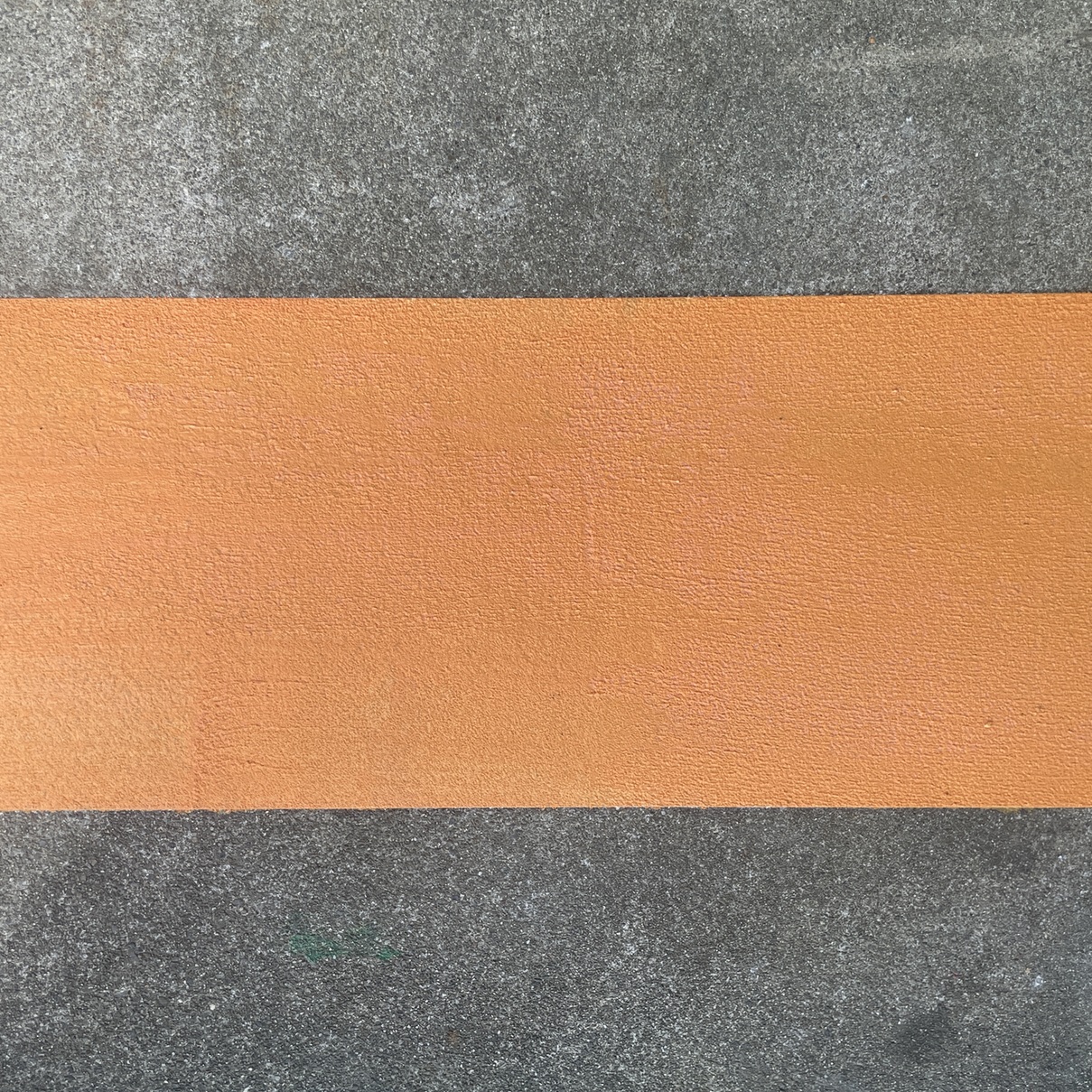 オレンジ色の線も引けちゃう『ストロングライン』