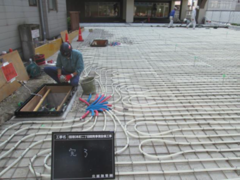 【施工事例14】高齢者複合施設　路面融雪(温水式・埋設工法)