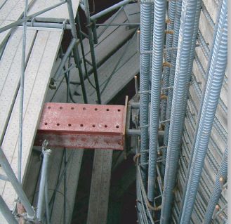 切梁受け金具『スルーサー(R)A』