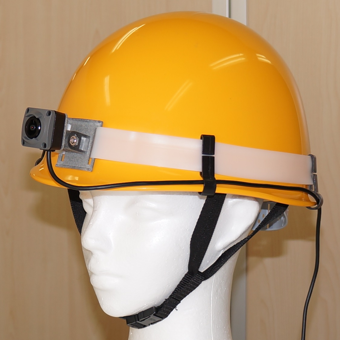 ヘルメット正面・帽子・作業着・反射ベスト用 ウェアラブルカメラ 開発