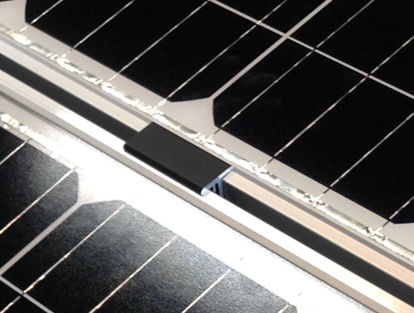 太陽光発電モジュール向け 固定ツール『T金具』