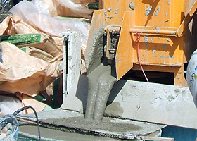 耐震補強工事『グラウト(無収縮モルタル)工事』