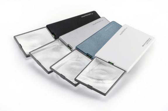 LEDライト付カード型ルーペ『easyPOCKET』