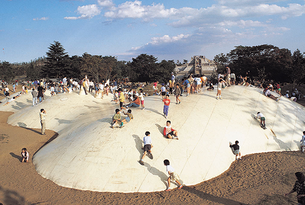 空気膜遊具『フワフワドーム』