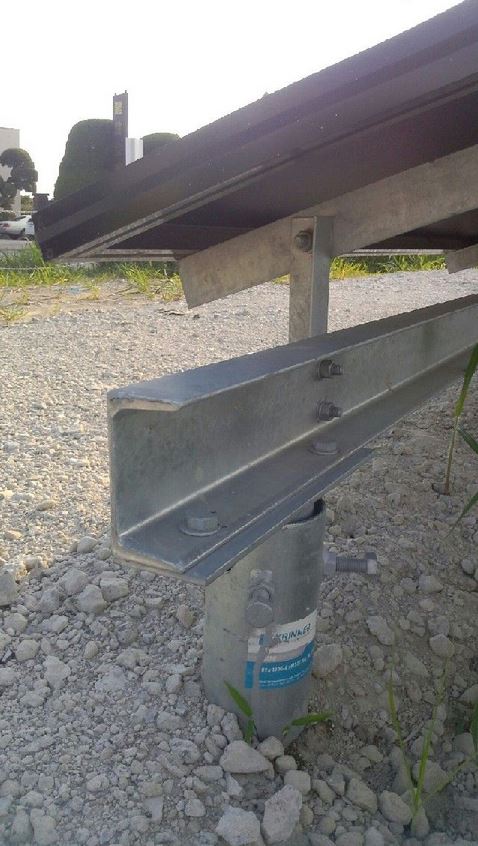 コンクリートを使わない基礎工法　「ねじ杭基礎工法」