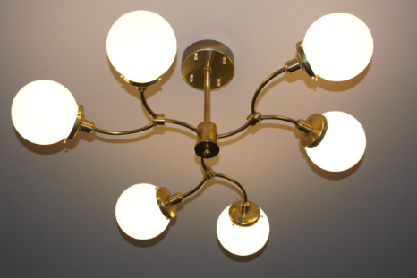 高級感の演出に適した真鍮生地シーリングライト