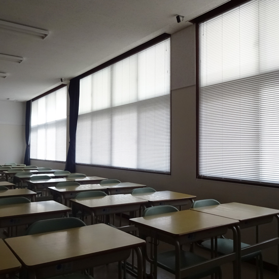 【施工事例：文教施設】教室に明るさと耐久性。お悩み解決！