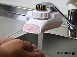 後付け自動水栓　らくらく自動水栓ピタップ