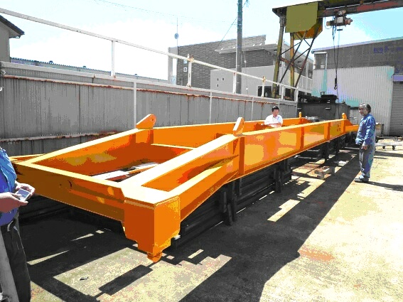 吊り具『スプレッダー』【コンテナ等の重量物の吊り込みに】