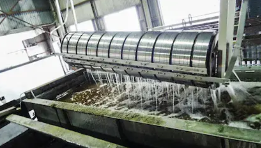 富商のアルマイト加工事例：大型ロール