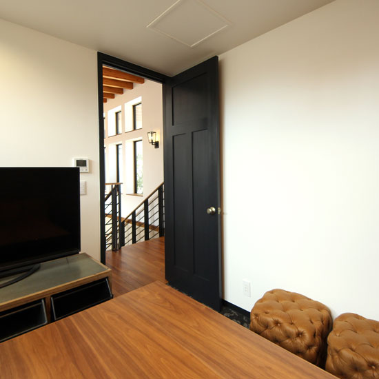 迫力のハイドアにも対応！サイズオーダー木製建具『Nオーダードア