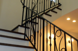 『アールヌーボ調ロートアイアンの階段手すり』