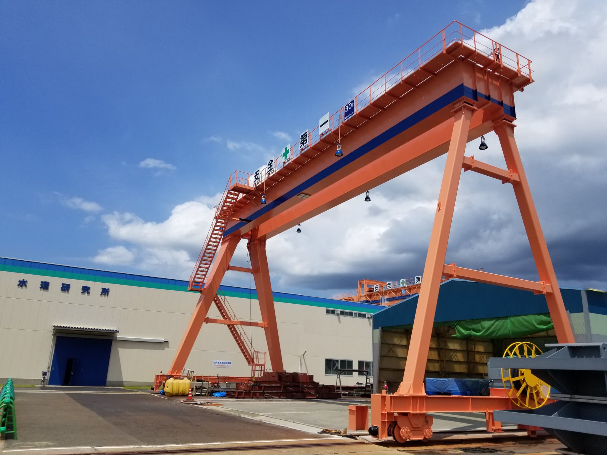 クレーン　設計・製作サービス