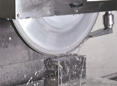 【洗浄以外での「NEWS」使用用途】研磨加工液の希釈水として