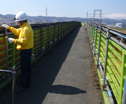 パネル式システム吊足場『セーフティSKパネル』