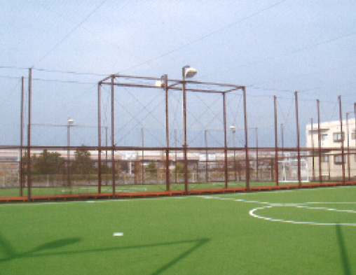 屋上スポーツ施設・防球ネット『キューブフェンス』