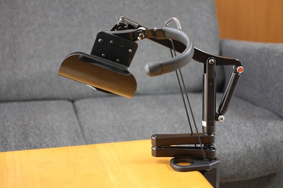 テーブル設置型アームサポート『MOMO』『MOMO プライム』 リハロ