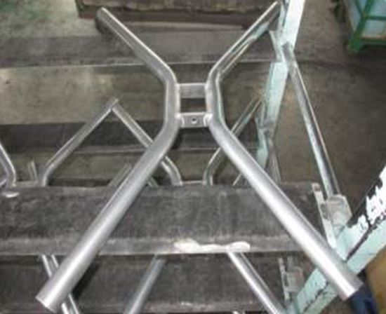 「アルミ製の医療器具(歩行器)部品の研磨」石田研磨工業所