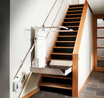 直線型車いす式階段昇降機『デルタ』 シティーリフトかわさき | イプロス