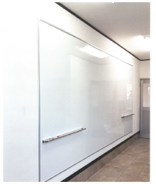 『壁に貼ってはがせるホワイトボード』のご紹介