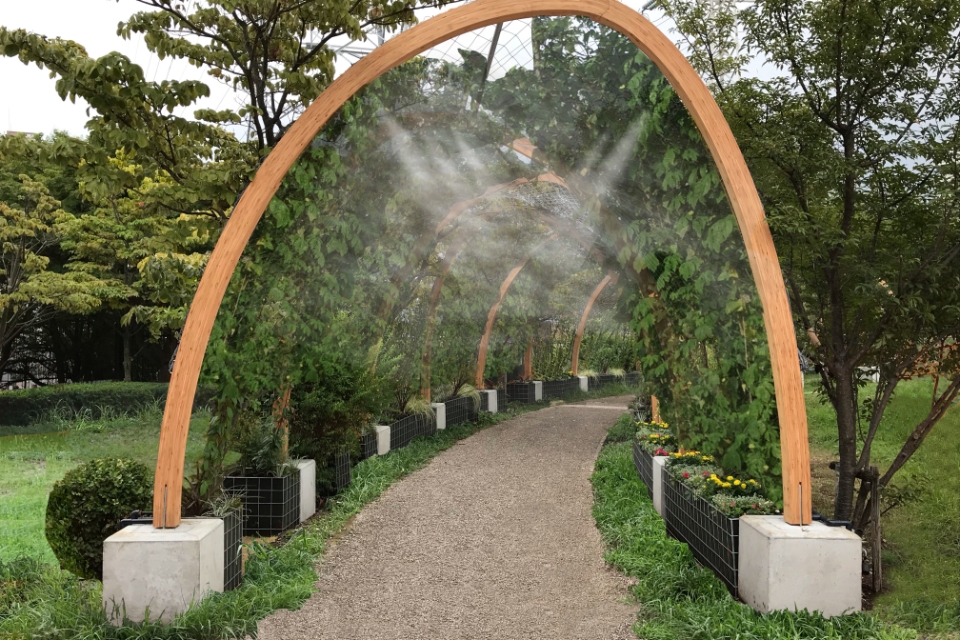 暑熱緩和設備『木陰のトンネル』