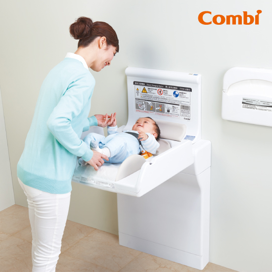 【キッズデザイン賞】Combi 縦型おむつ交換台スマートホールド