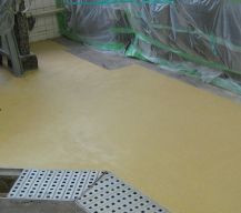 水性硬質ウレタン系厚塗床材　「ウォータークイーンHR」