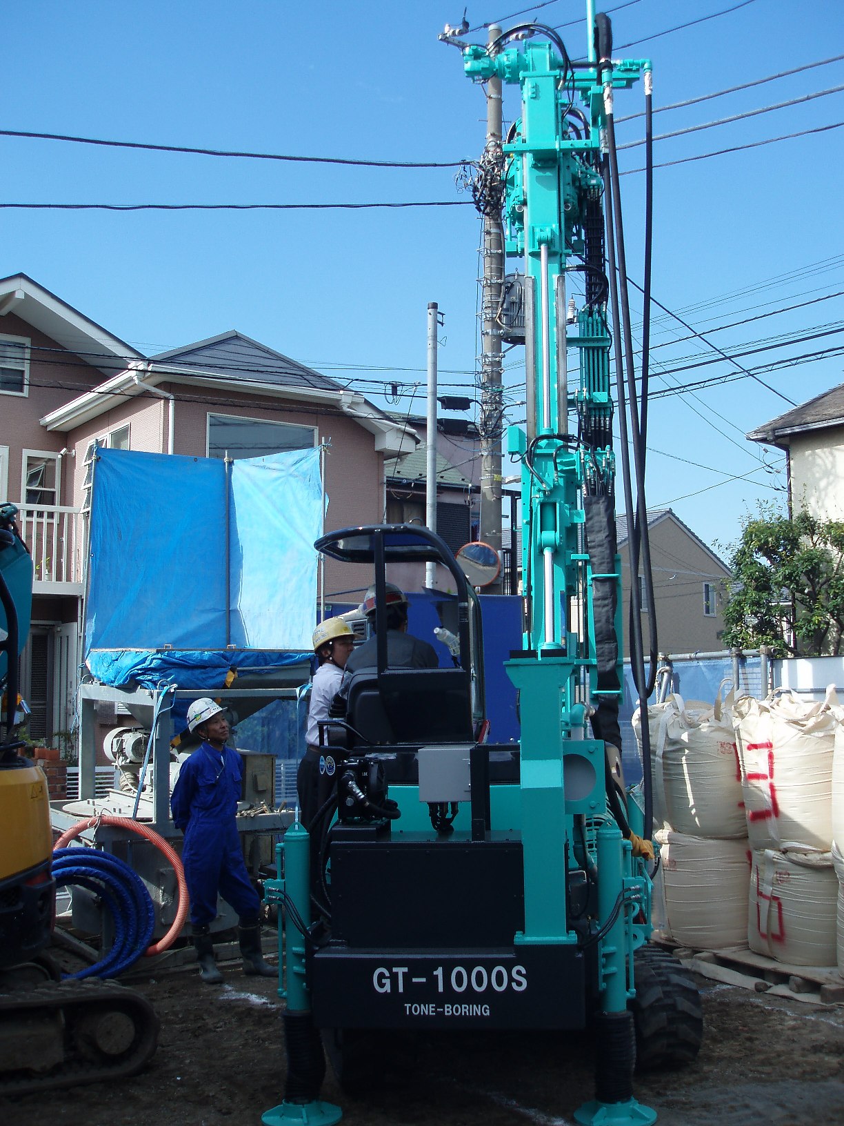 住宅の不同・不当沈下や液状化被害を解消するための宅盤改良機