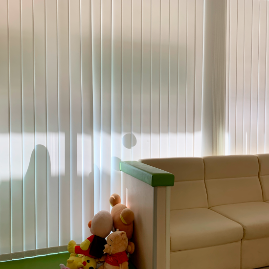 【施工事例：医療機関】西日対策と見た目の美しさ。お悩み解決！