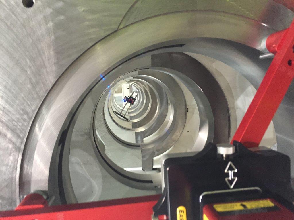 イージーレーザー｜シリンダ・タービンの真直度・同心度測定システム