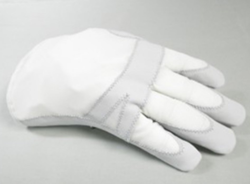 【事例】立体手袋の自動縫製化に成功