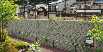 環境保全コンクリートブロック　アニーヴンポーラススプリットン