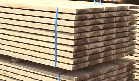 長さ・幅をご依頼通りに製材することが可能！杉板足場