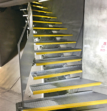 シールドトンネル内部設置用階段『スカイダー AZ型』
