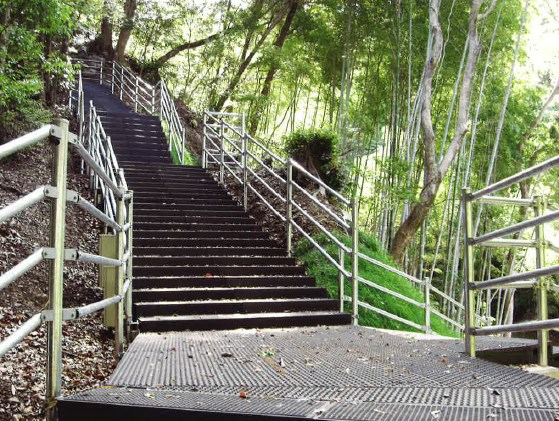 プレハブ式避難階段『シェルター・ステップ』準推奨選定製品