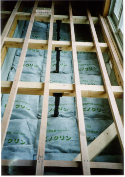 住宅用床下調湿剤　ピノクリン