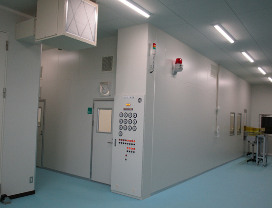 クリーンルーム(ミネラルウォーター製造ライン)